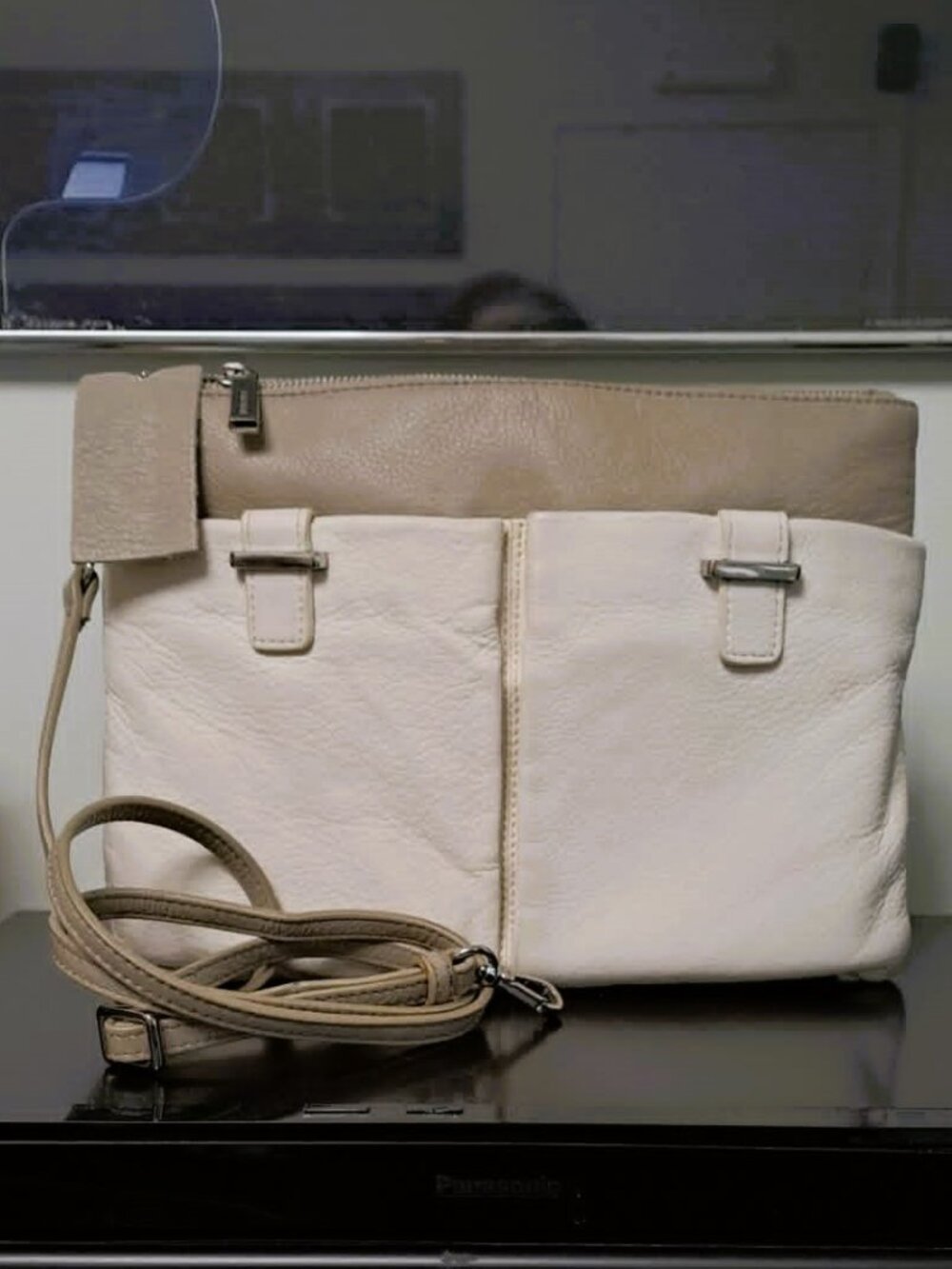 Danier Two Tone Genuine Leather Crossbody Bag Cream Taupe Multi Pocket Purse
